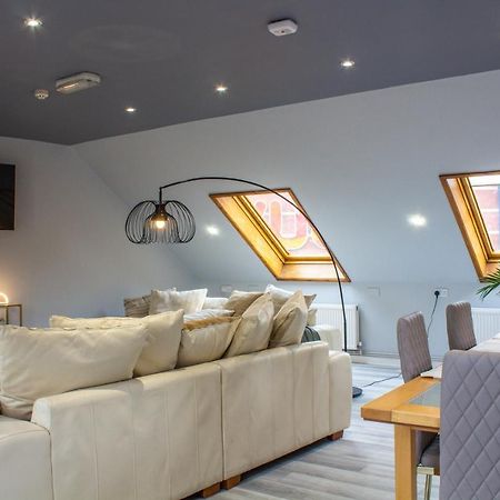 The Loft At Utopia Penthouse By M-Groupsa Суонси Экстерьер фото
