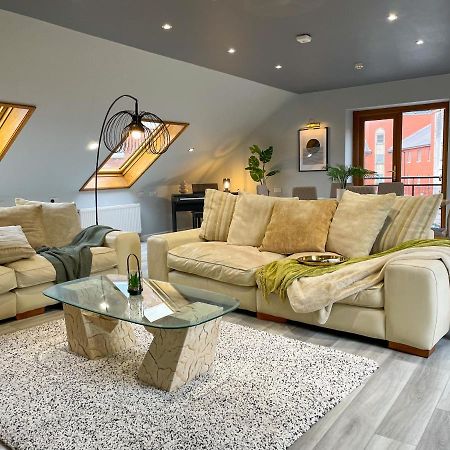 The Loft At Utopia Penthouse By M-Groupsa Суонси Экстерьер фото